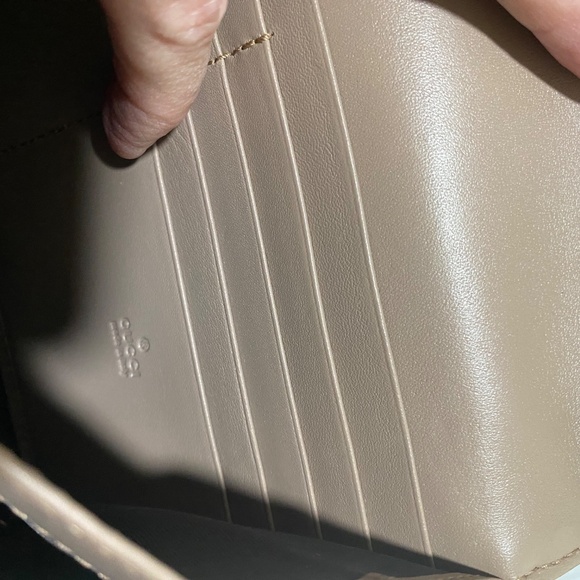 Authentic Gucci Marmont Crossbody - Picture 6 of 12